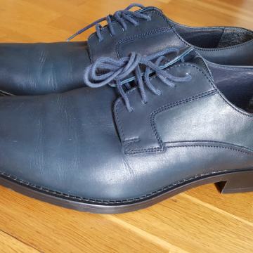 Bata kozne cipele br 42