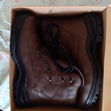 Cipele gojzerice broj 48