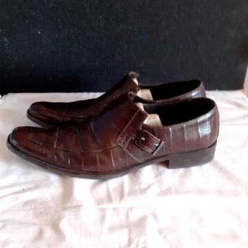 Cipele kozne BATA br 42