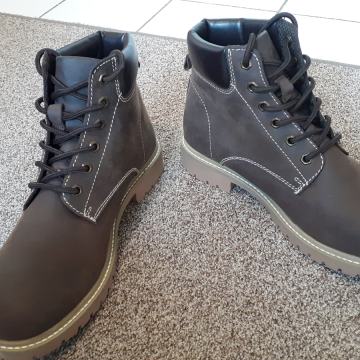 Cipele/gležnjače Walks br.42 - nove