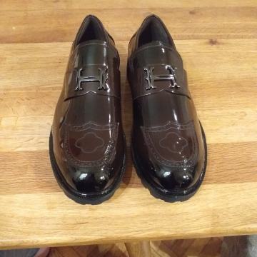 Cipele muške nove smeđe sjajne broj 45