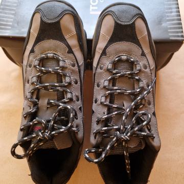 Cipele za planinarenje br. 40