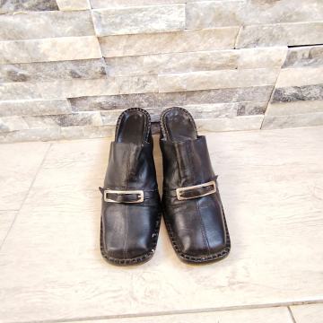 Cipele za vjenčanje stare škole – jednom korištene