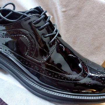 ELEGANTNE MUŠKE CIPELE / LAKIRANE / CRNE / BR 43/ PRELIJEPE / NOVO!