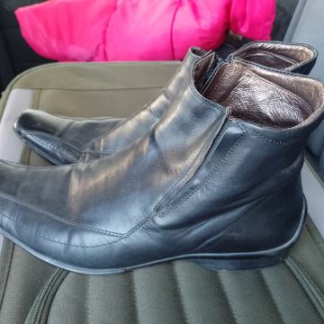 Freemodo br 43 kožne udobne gležnjače bez greške