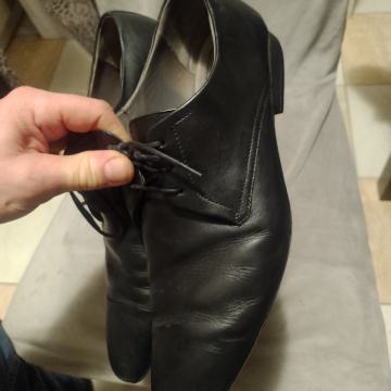 Hugo br 43 kvalitetne kožne udobne cipele s gumenim potplatom