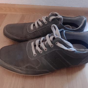 MD kožne tenisice br.43 udobne kvalitetne i lijepe