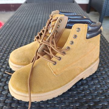 Muške cipele, desna broj 41, lijeva 43, NOVO, NIKADA NOŠENO!!!