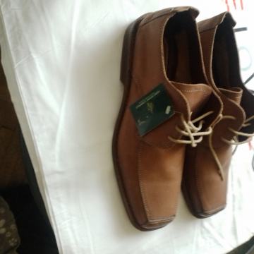 Nove muške kožne cipele