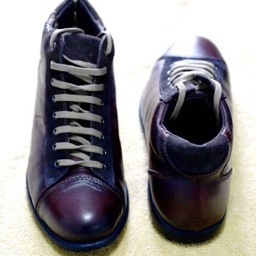 Muske poluvisoke cipele broj 45