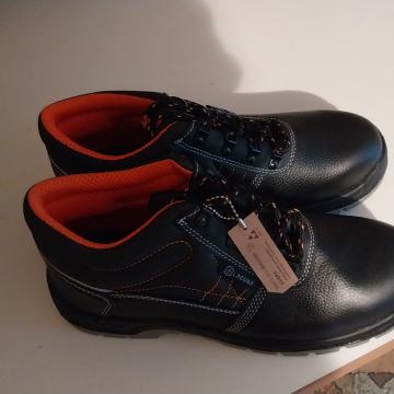 Muške radne cipele br.46