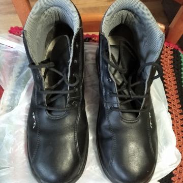 MUŠKE RADNE CIPELE MARKE - ARTRA, CRNE BOJE, BR.45 PRODAJEM