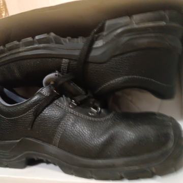 Muške radne cipele (vel.43)