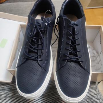 Muške sportske cipele vel.45