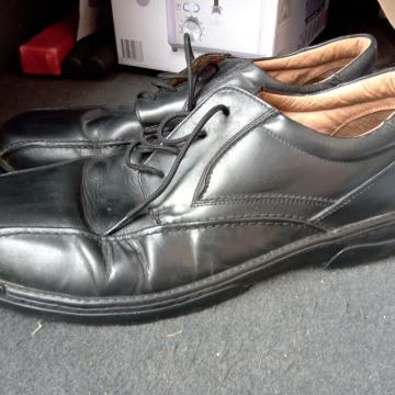 Newport br.45 kožne udobne cipele kvalitetne