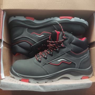 NOVO, NIKAD NOŠENO! Visoka zaštitna radna cipela br. 46