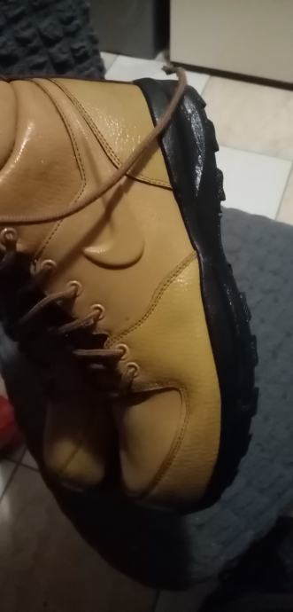 Nike br.39 kvalitetne udobne kožne gležnjače