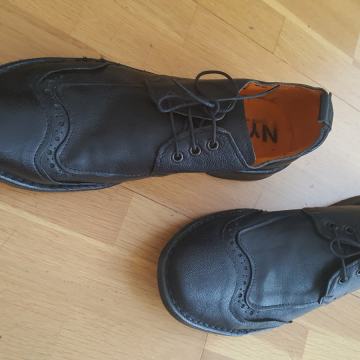 NYON kozne cipele br 44