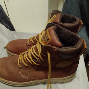 Palladium br. 46 nove kožne kvalitetne gležnjače vrlo udobne