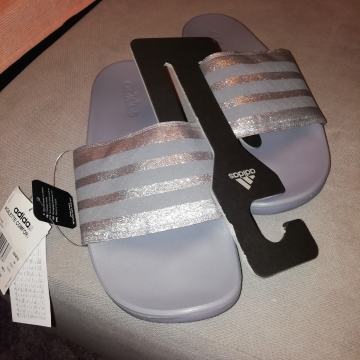 Papuce adidas ADILETTE COMFORT EE6818