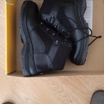 POLU VISOKE CIPELE /GLEŽNJAČE/ PROFESIONALNE, MARKE "JELEN"