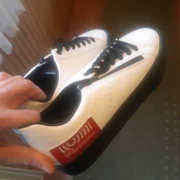 Prodajem NOVE CIPELE TOP KVALITETNE