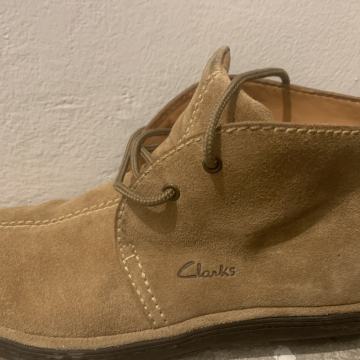 Prodajem duboke muske cipele Clarks!Broj 44!!