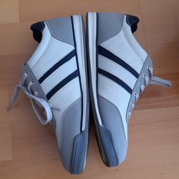 Prodajem lagane muške cipele, NOVO!