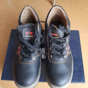 Prodajem muske radne cipele br. 42