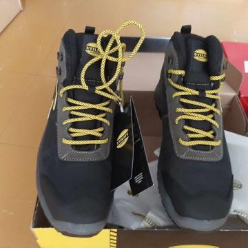 Prodajem muske radne cipele br. 42