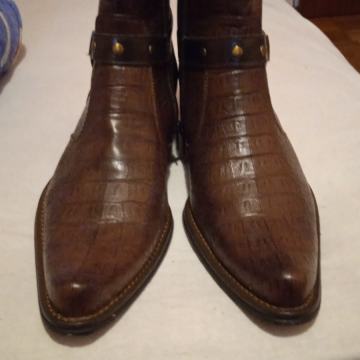 prodajem muške visoke cipele