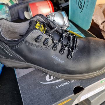 Prodajem radne cipele Grisport Dakar Trekking Idro