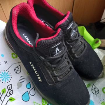 Prodajem radne cipele