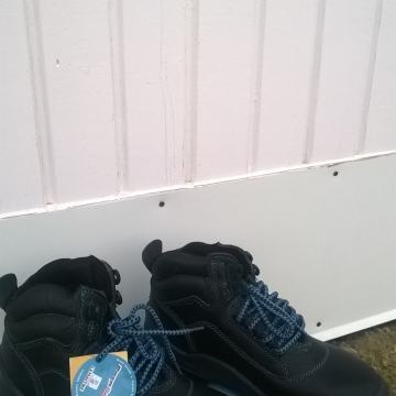 RADNE CIPELE NOVE  41BR