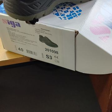 Radne cipele br 40 novo