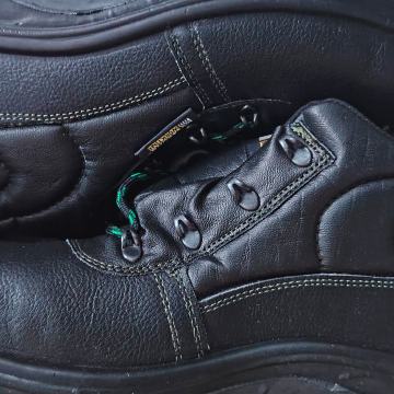 Nove radne cipele br. 45