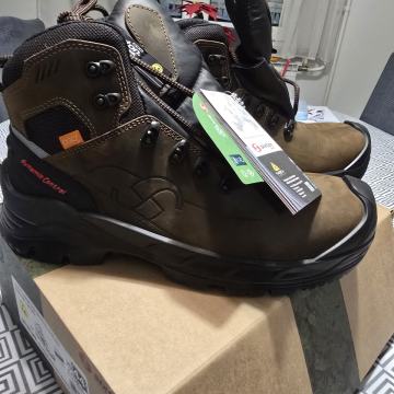 Radne cipele sixton marmolada 44 nove