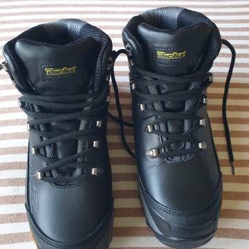 RADNE CIPELE VISOKE br.43