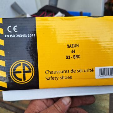 Safety shoes muske radne cipele broj 44