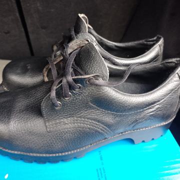 Wurt br 39 kožne zaštitne radne cipele nove