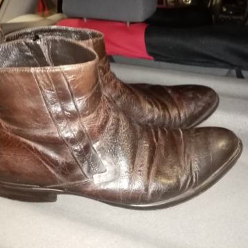 A. Virolli br.44 kožne kvalitetne udobne čizmice