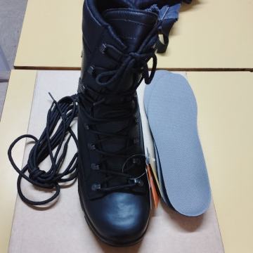 Alpina cizme 42 broj potpuno nove