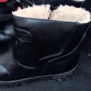 B.Bruni br 42 kožne udobne,postavljene ČIZMICE kvalitetne