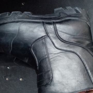 B.Bruni br 42 kožne udobne,postavljene ČIZMICE kvalitetne