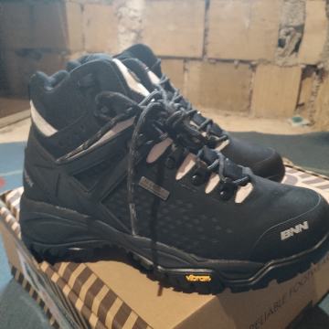 Bennon visoke cipele