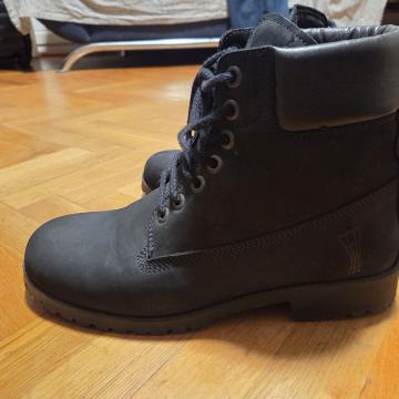 Borovo čizme, Zenge