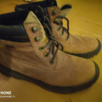 Nove Caterpillar čizme