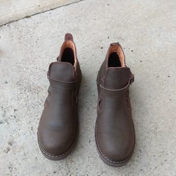 Kožne čizme do iznad gležnja,nove.