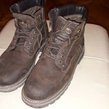 Dockers kožne čizme