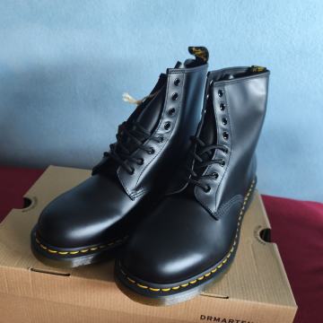 Dr Martens 1460 br 46 novo